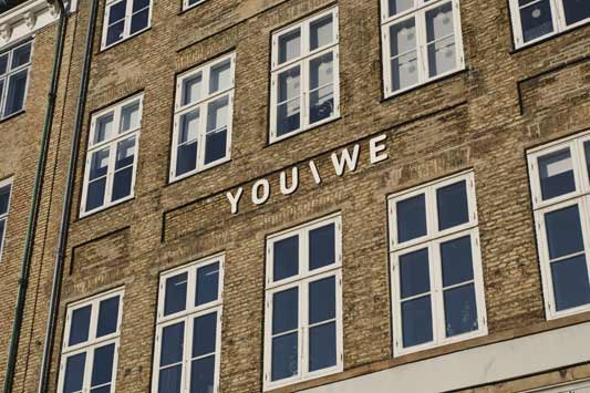 YouWe team i hall